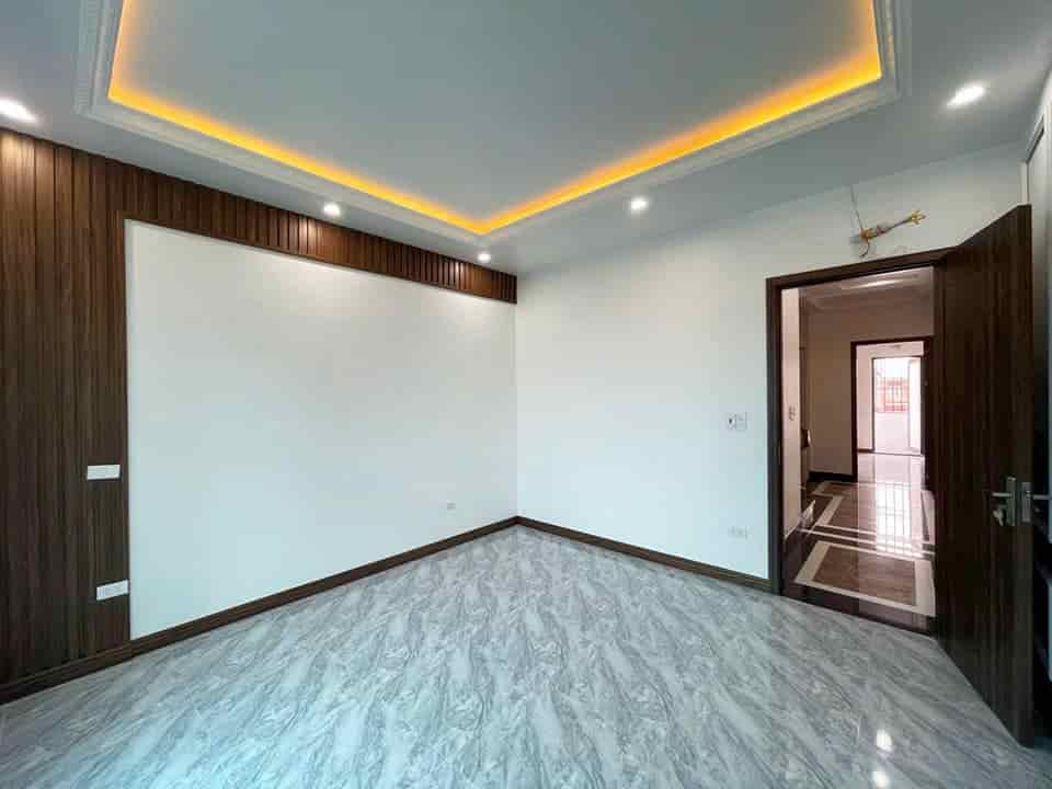 Lunh linh, nhà kđt xa la 50m2, 5 tầng, giá 13 tỷ, ở ngay, kinh doanh sầm uất, vỉa hè, ô tô tránh