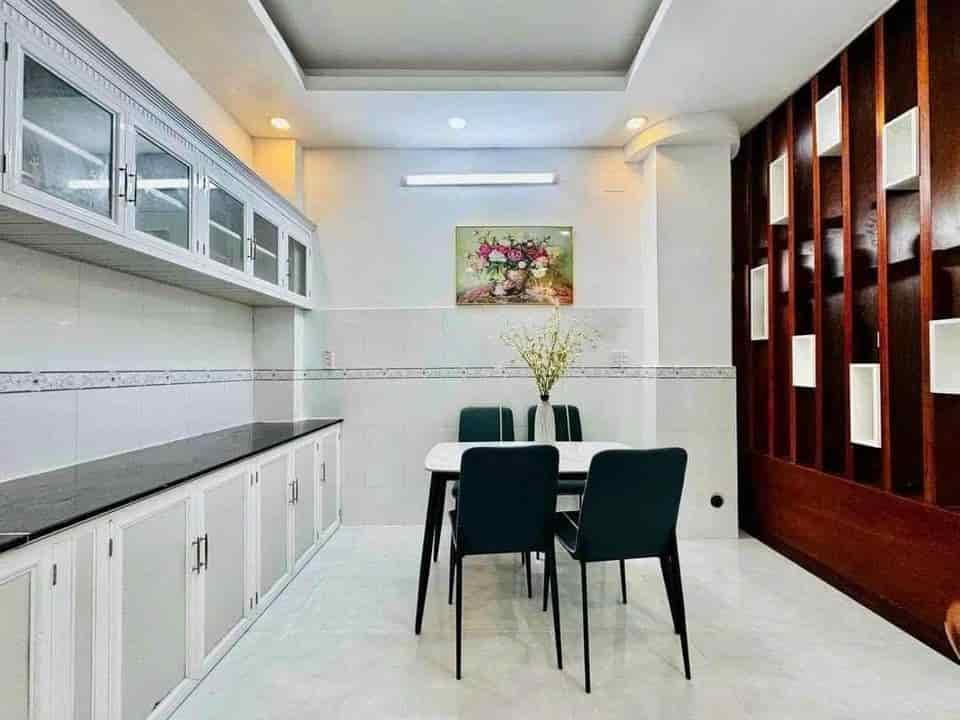 Bán nhà nhanh 40m2, 1 lầu 2PN ngay trung tâm Q.Bình Tân giá 1 tỷ 6 SHR