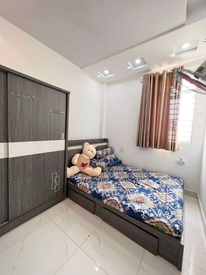 Nhà hẻm 2,5m Lưu Hữu Phước,Q8. Dt: 4m x 11m, 1 lầu, nở hậu 5m/1 tỷ9 shr liên hệ long để đi xem