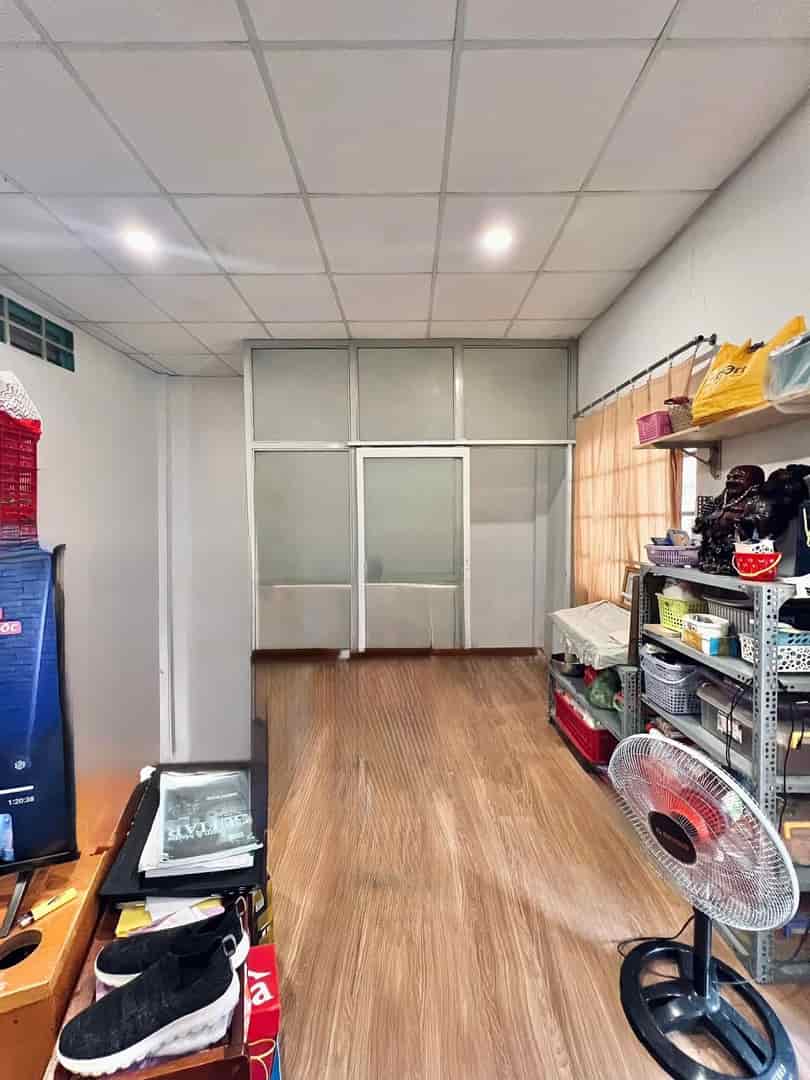 Bán nhà Bình Chiểu, 60m2, 3 tỷ, 3 PN, hợp gia đình trẻ.