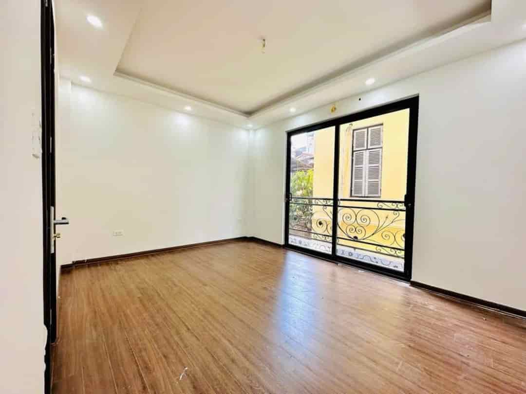 Bán nhà Minh Khai, DT35m², MT4.5m, 5 tầng, ô tô đỗ cách mấy bước chân, chỉ 7,48 tỷ.