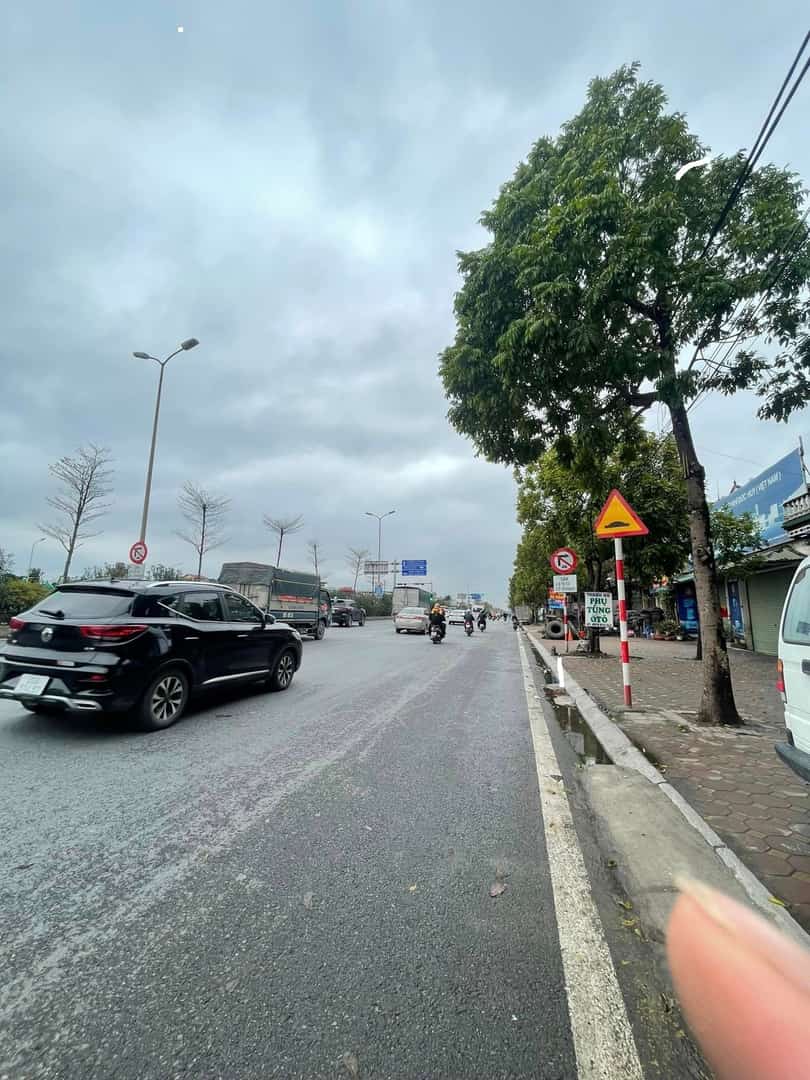 Bán nhà mặt đường Nguyễn Bình, Gia Lâm, ô tô tránh, vỉa hè, 40m2, chỉ 2.8 tỷ