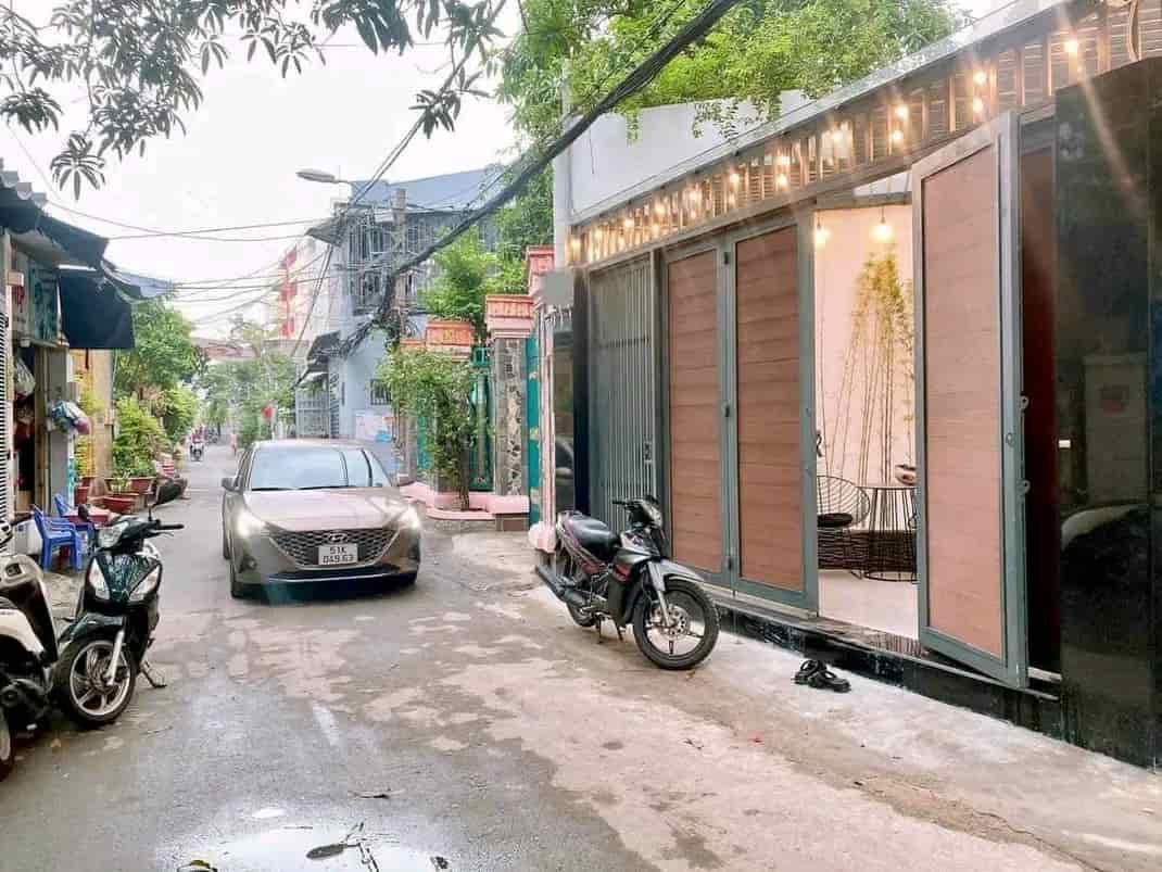 Cần bán nhà Nguyễn Công Hoan phường 7 quận Phú Nhuận, giá 2 tỷ 050, Dt 33m2 sổ hồng riêng