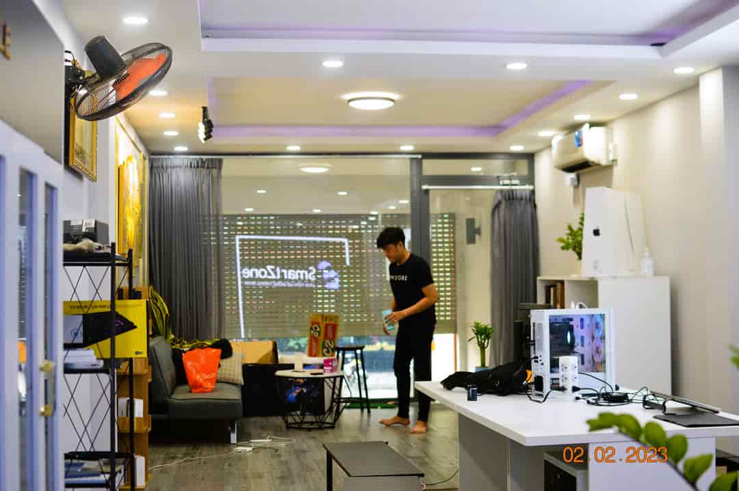 Cho thuê 1 tầng làm văn phòng 80m2 mặt tiền đường Lê Văn Chí, Linh Trung