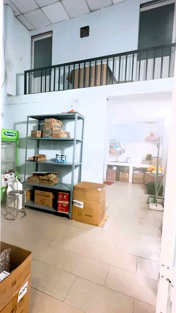 Cho thuê nhà 1T, 1L, 2pn, 120m2 mặt tiền đường 11 Linh Xuân