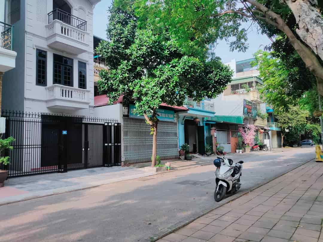 Phố Cổ Linh, view vườn hoa, vỉa hè, 3 ô tô tránh, 100m2, mt 5m, kd, văn phòng, ở đẳng cấp.