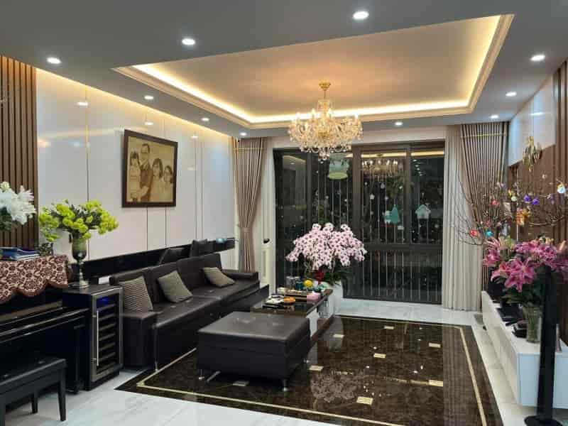 Nhà đẹp phố Cổ Linh, thiết kế hiện đại, diện tích 100m2, mặt tiền 7m, vị trí đỉnh.