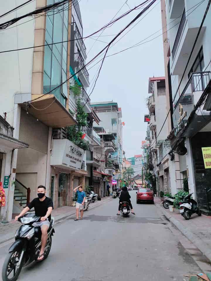Bán nhà phố Nguyễn Sơn, 80m3, MTb5m, vỉa hè, kinh doanh, văn phòng