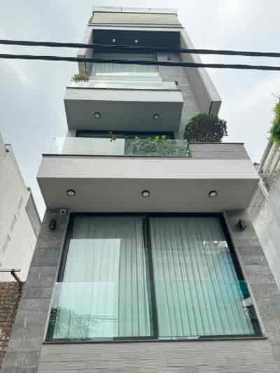 Nhà đẹp phố Cổ Linh, 6 tầng, thiết kế hiện đại, thang máy, gara 2 ô tô
