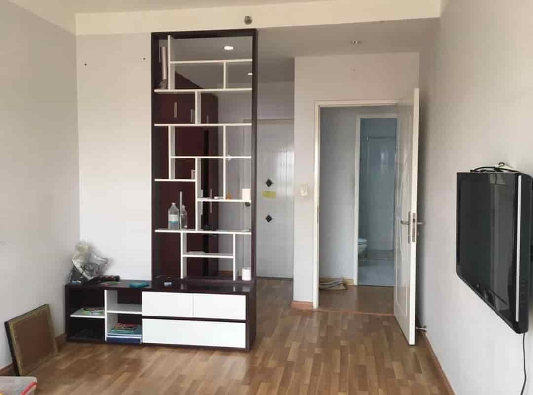 Chính chủ bán nhà Ung Văn Khiêm, 60m², SHR tiện ở gần chợ.