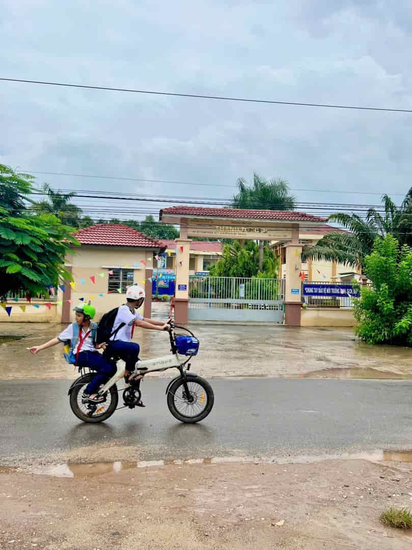 Sát vòng xoay Tân Châu bán 290tr hết đất bao sổ chính chủ