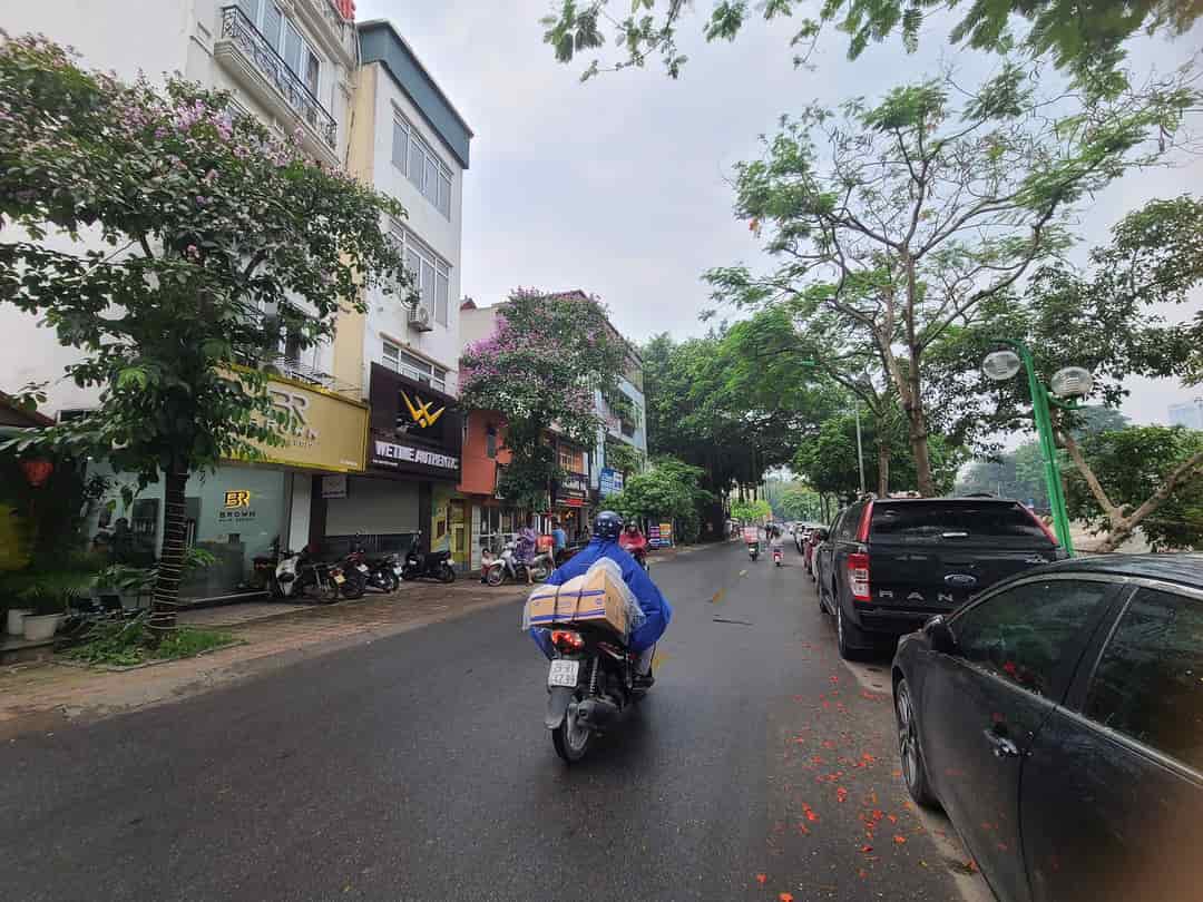 Mặt phố Nguyễn Khang, Cầu giấy, 1 mặt phố 1 mặt ngõ ô tô tránh, 42m2 5T MT 4m chỉ 16.8 tỷ