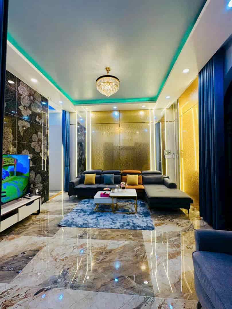 Villa sân vườn 276m2, Hà Huy Giáp, quận 12, nội thất cao cấp, hồ, chỉ 9.6 tỷ