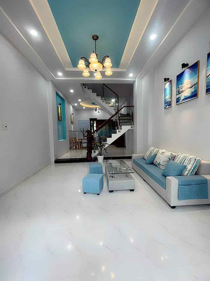 3 tầng mới đẹp, tặng nội thất, hẻm 6m, Tăng Nhơn Phú A Q9
