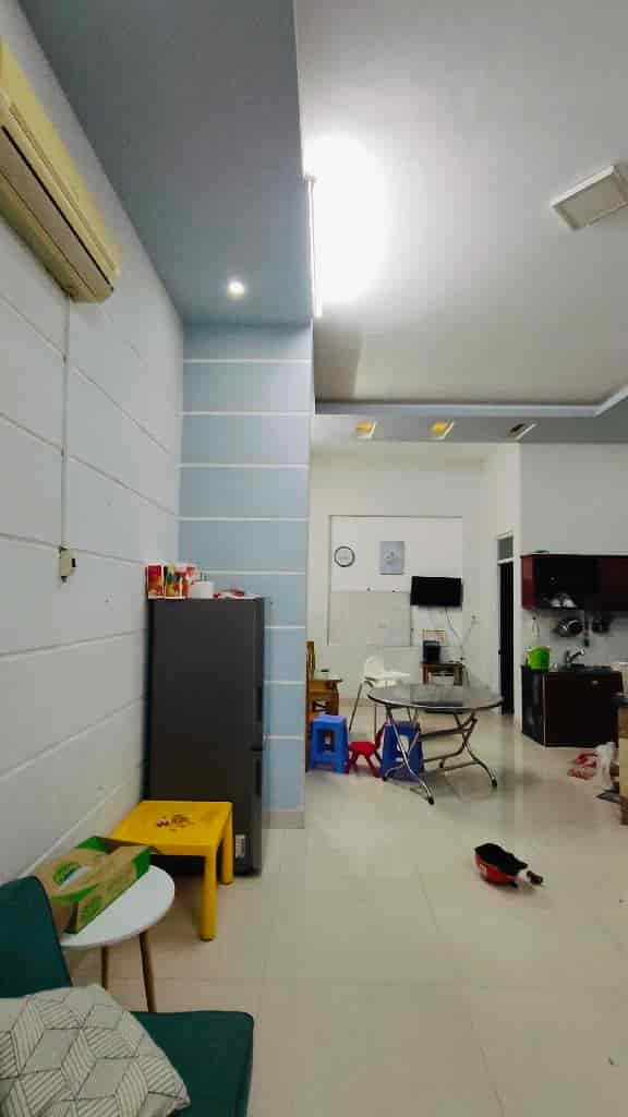 5 tỷ, 130m2, nhà C4, ngang 7m, hxh quay đầu, Long Bình Q9