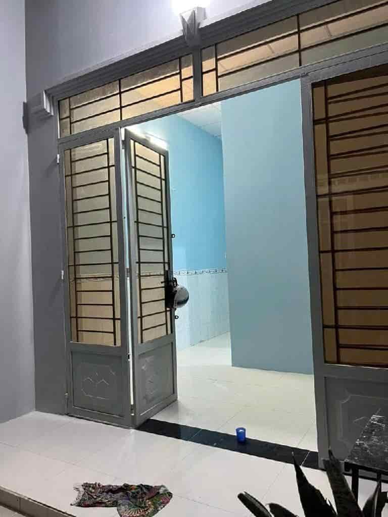 2.7 tỷ, gần 60m2, nhà C4 2pn, gần chợ Gò Công, Long Thạnh Mỹ Q9