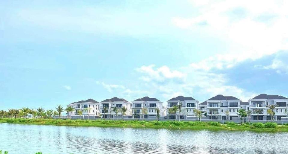 Chính chủ cần bán villas mặt biển trung tâm du lịch Bãi Cháy, Hạ Long