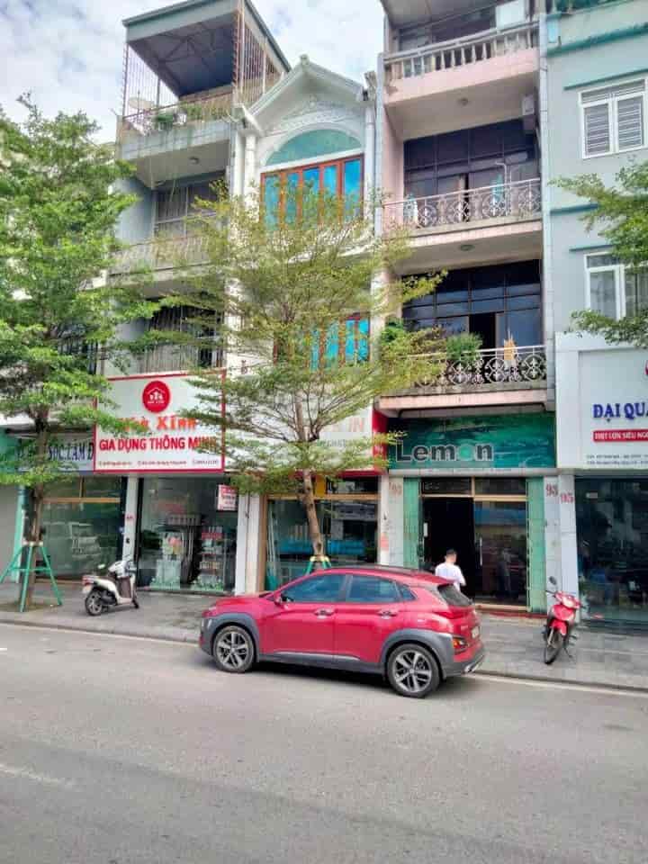 Chính chủ cần bán nhà mặt phố đường Nguyễn Văn Cừ, Hồng Hải, Tp. Hạ Long