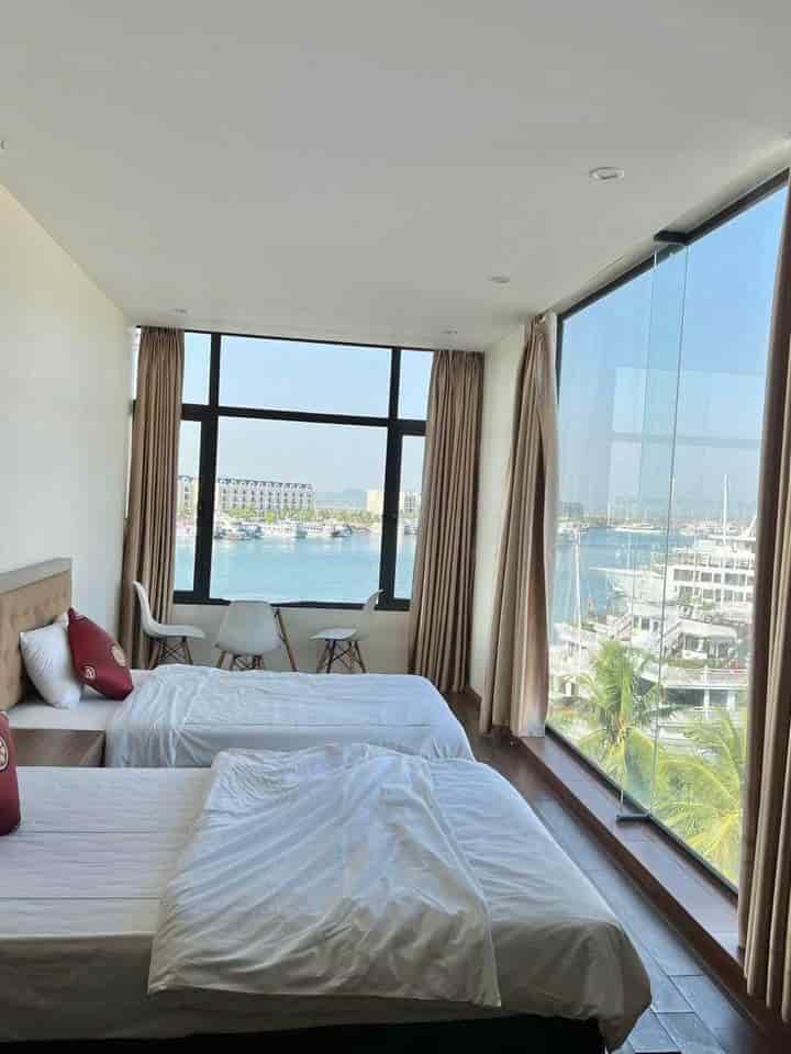 Chính chủ ở xa cần bán khách sạn 33 phòng view biển tại Tuần Châu, Hạ Long