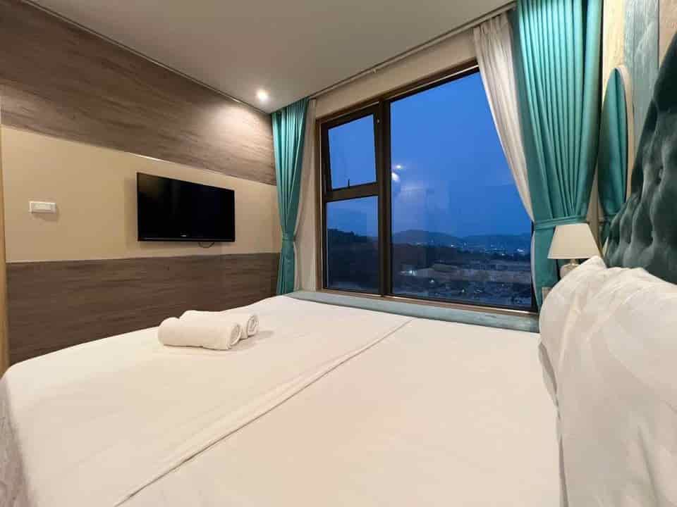 Chính chủ cần bán căn hộ 2PN 2VS 68m2 view biển trung tâm Bãi Cháy, Hạ Long
