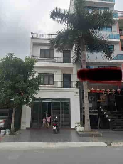 Chính chủ bán nhà 3 tầng 90m2 mặt đường tại kđt Cao xanh, Hà Khánh A, Hạ Long.