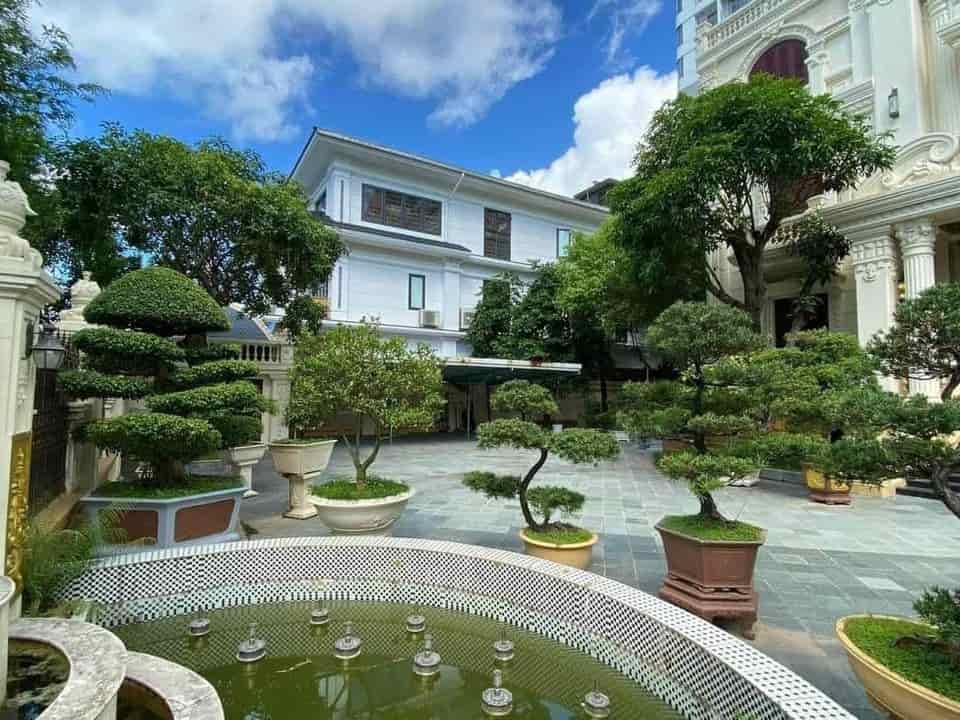 Bán đất tặng biệt thự 1000m2 sân vườn trung tâm Bãi Cháy, Hạ Long