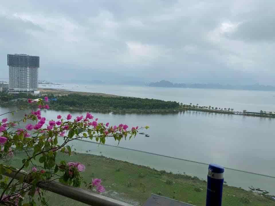 Bán căn penthouse 196m2 view 100% biển trung tâm Bãi Cháy, Hạ Long
