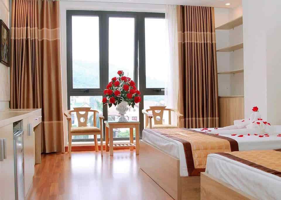 Bán khách sạn 3 sao 11 tầng & nhà hàng tại trung tâm du lịch Bãi Cháy, Hạ Long.