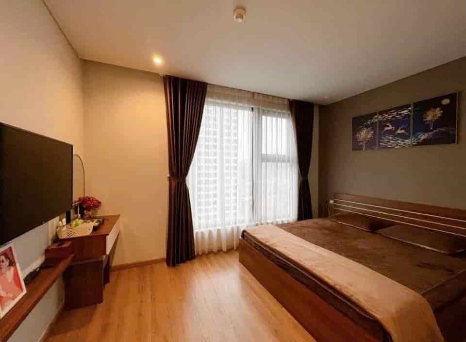 Chính chủ bán căn hộ 2PN, 2vs, 68m2 full nội thất trung tâm Bãi Cháy, Hạ Long