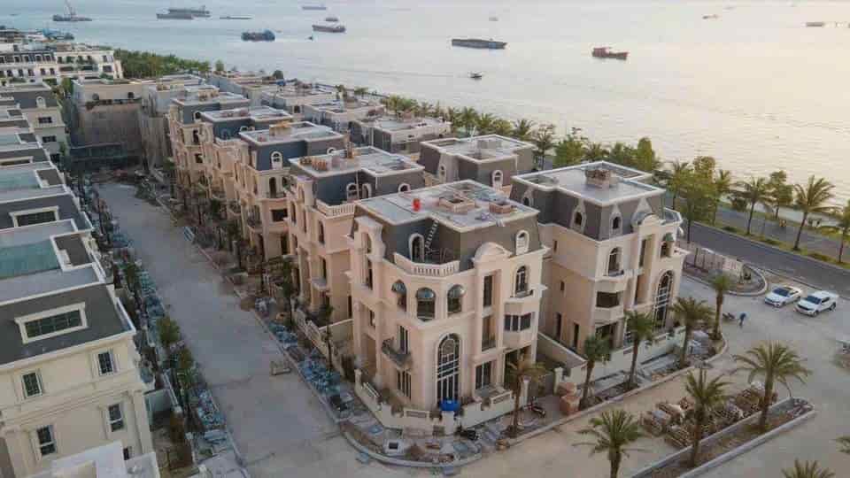 Biệt thự The Sapphire Mansions mặt biển đường Trần Quốc Nghiễn, Bến Đoan, trung tâm Hạ Long .