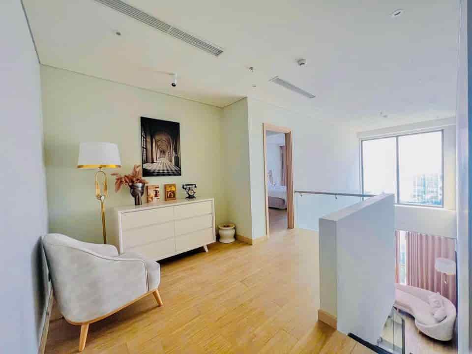 Chính chủ bán căn hộ duplex 96m2 view biển tại trung tâm du lịch Bãi Cháy, Hạ Long