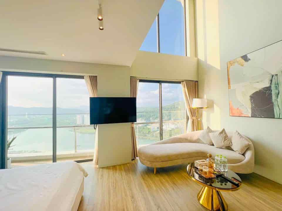 Chính chủ bán căn hộ duplex 96m2 view biển tại trung tâm du lịch Bãi Cháy, Hạ Long