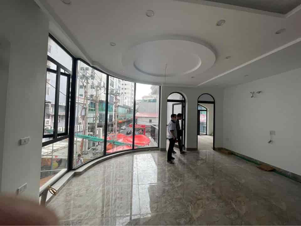 Chính chủ bán nhà 4 tầng lô góc 3 mặt thoáng 98m2 tại Phố Trần Hưng Đạo, trung tâm Tp. Hạ Long.