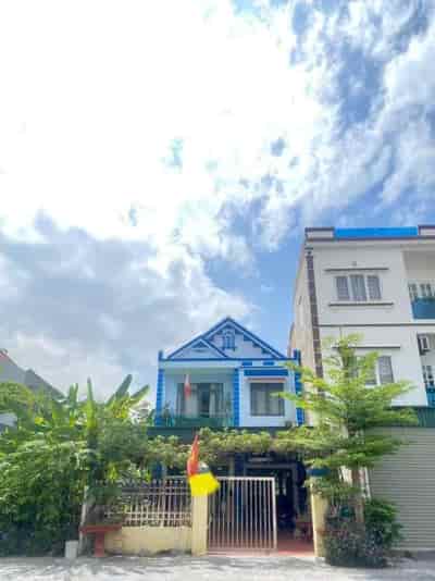 Gia đình đang cần bán căn nhà 2 tầng kiên cố mặt đường EC Hùng Thắng, Hạ Long 160m2, sổ đỏ