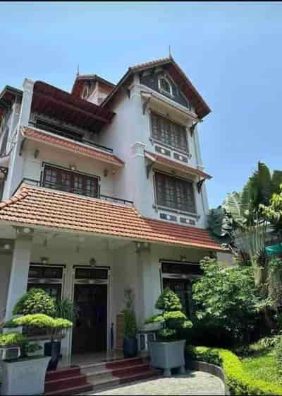Chính chủ do chuyển chỗ ở nên cần bán căn nhà biệt thự tại trung tâm ba lan giếng đáy, tp Hạ Long, Quảng Ninh