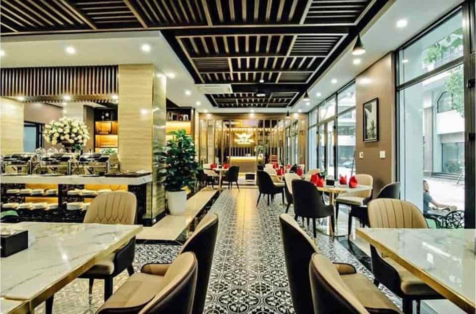 Bán khách sạn KĐT MonBay 5 tầng 270m2 trung tâm du lịch Hạ Long, gần Quảng trường, Cung Cá Heo.