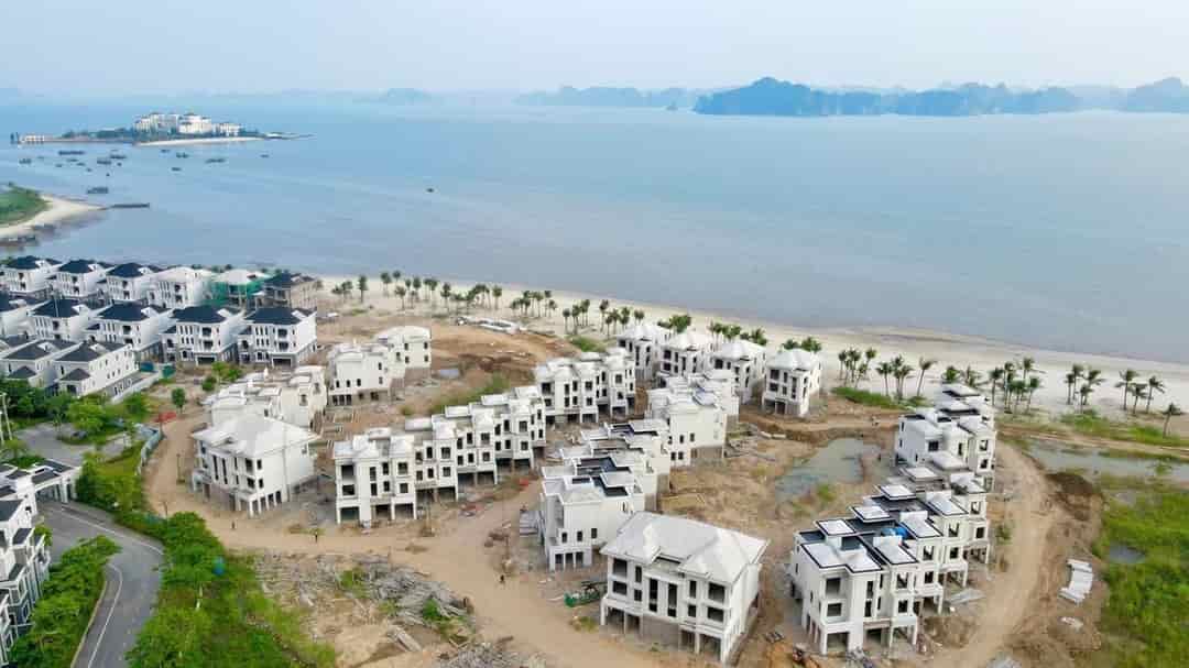 Chỉ từ 10 tỷ, 30%, quý KH đã có thể sở hữu căn biệt thự mặt biển vip nhất tại Bãi Cháy, Hạ Long