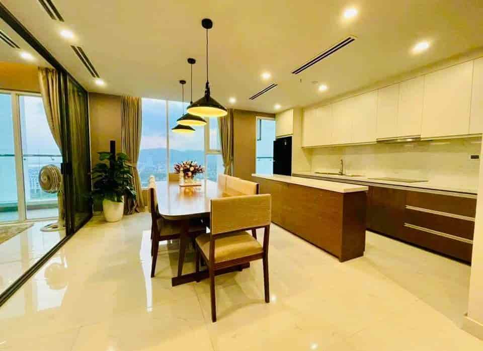 Do chuyển sinh sống cần bán căn Penthouse 240m2 view biển trung tâm du lịch Bãi Cháy Hạ Long