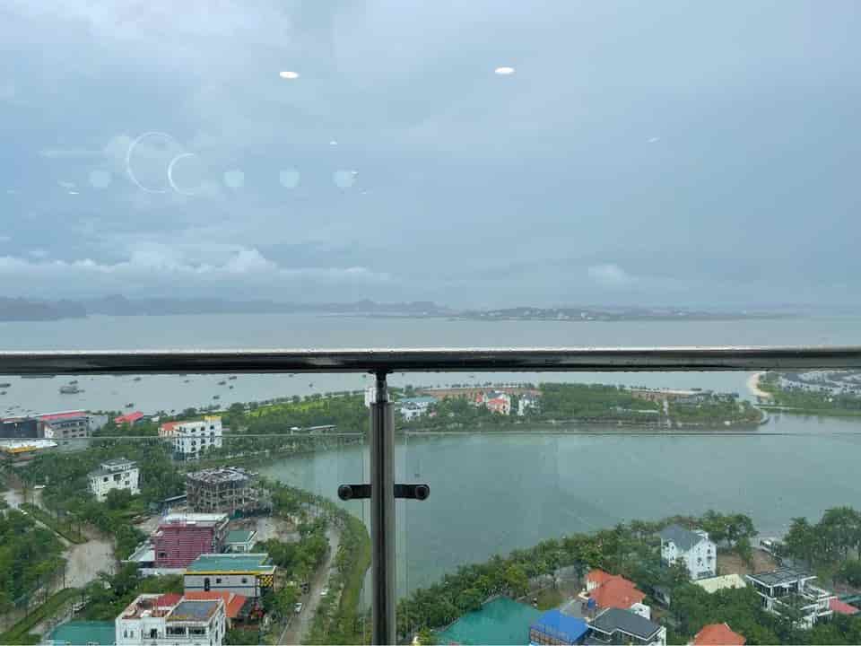 Bán căn hộ 2PN 72,6m2 view biển mặt đường Hoàng Quốc Việt, trung tâm du lịch Bãi Cháy, Hạ Long