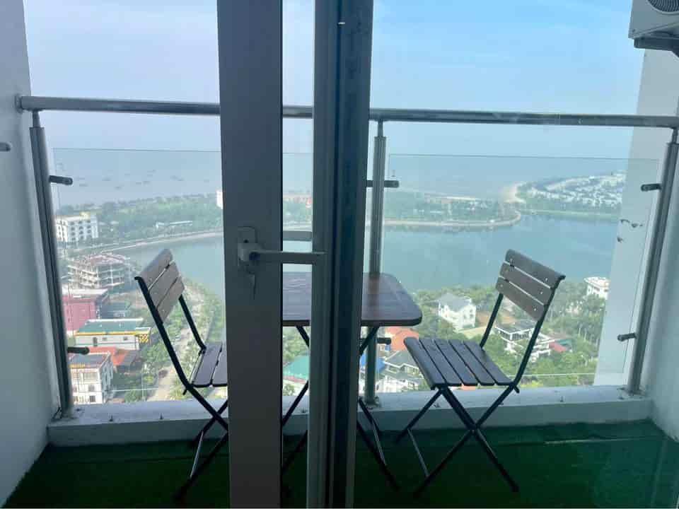 Do chuyển định cư nên cần bán căn hộ 2Pn 68m2 View Biển trung tâm du lịch Bãi Cháy, Hạ Long.