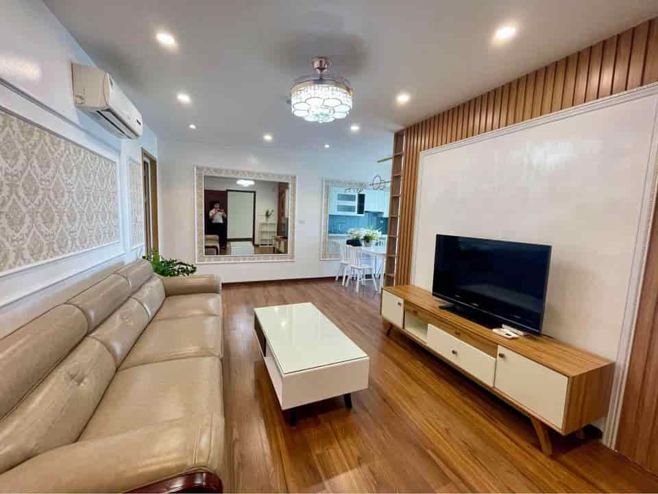 Do chuyển định cư nên cần bán căn hộ 2Pn 68m2 View Biển trung tâm du lịch Bãi Cháy, Hạ Long.