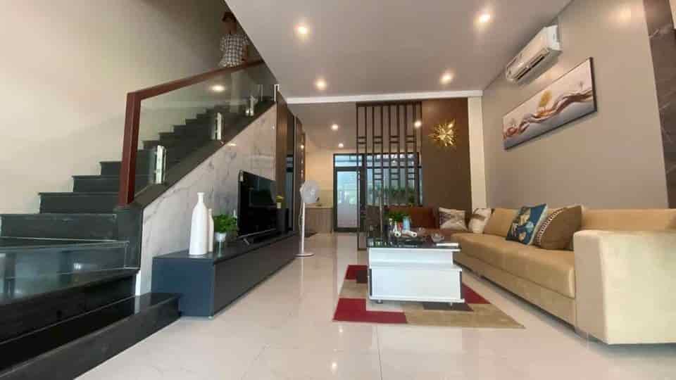 Bán căn Liền kề 4 tầng Greenbay village 90m2 trung tâm Hùng Thắng, Bãi Cháy, Hạ Long