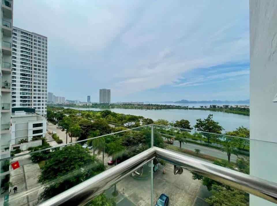 Cần bán căn hộ 3Pn 96m2 View Biển Đông Nam trung tâm Bãi Cháy, Hạ Long.