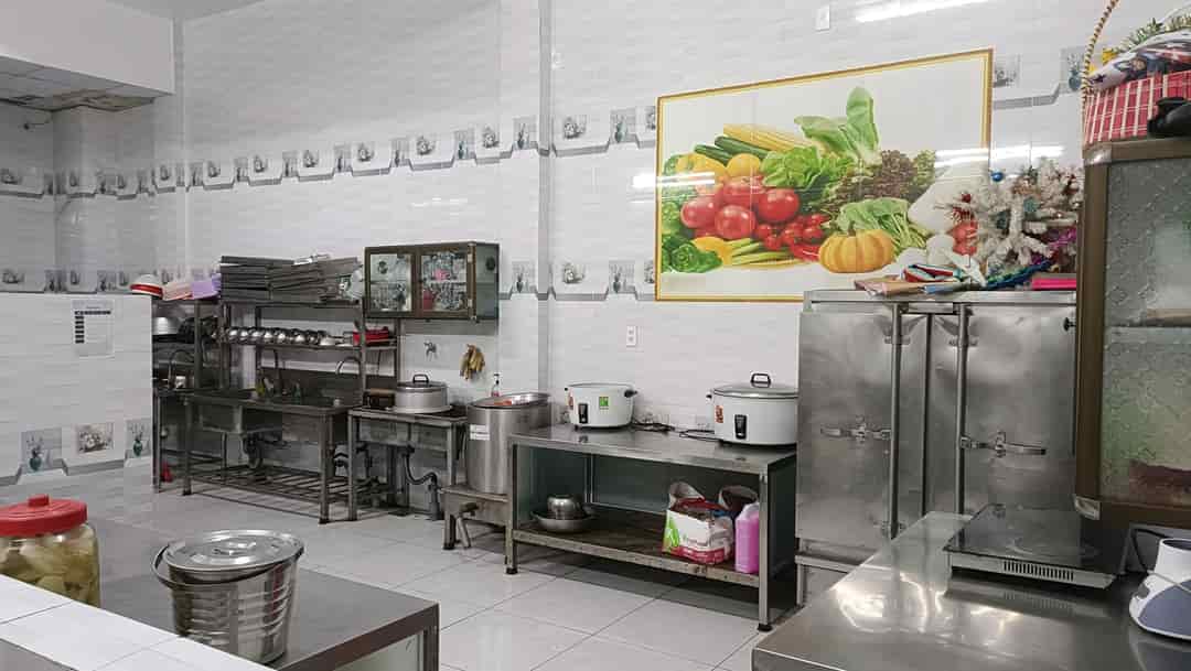 Mặt tiền kinh doanh hơn 241m2, ngang 6m, nở hậu, 6 tầng, thang máy hiện đại