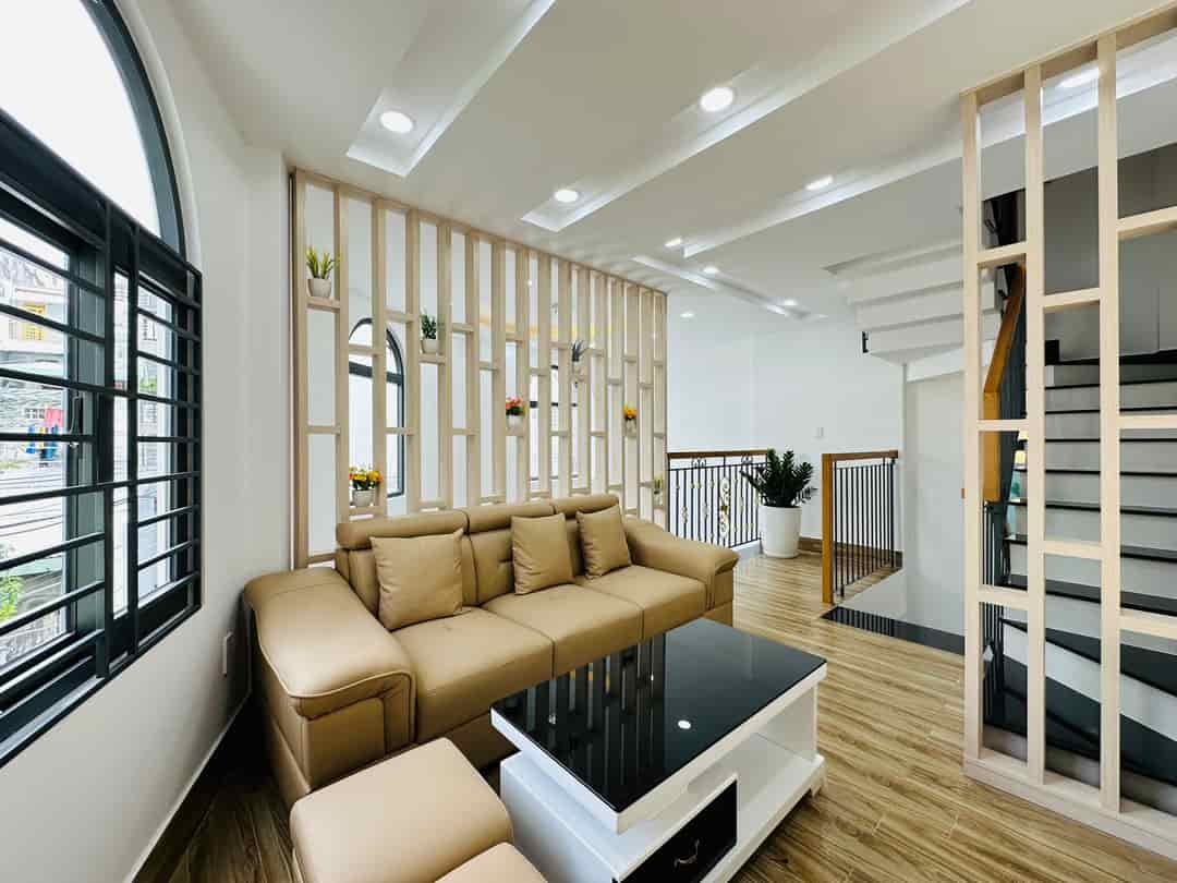 Bán nhà Dương Quảng Hàm, Gò Vấp, 4 tầng 4 phòng giá 5 tỷ mới đẹp