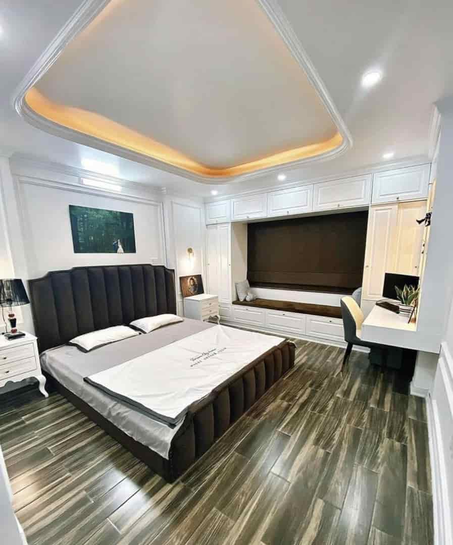 Bán nhà đẹp 5 tầng, 4.7tỷ ngõ ô tô tránh Phố vip ngõ 97 Văn Cao, Ba Đình