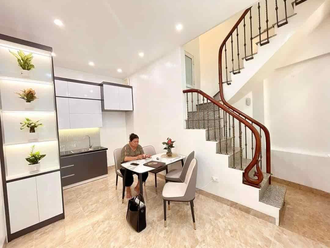 Bán nhà đẹp 20m2, 4 tầng mặt tiền 5m, 2.68 tỷ phố Giảng Võ Đống Đa