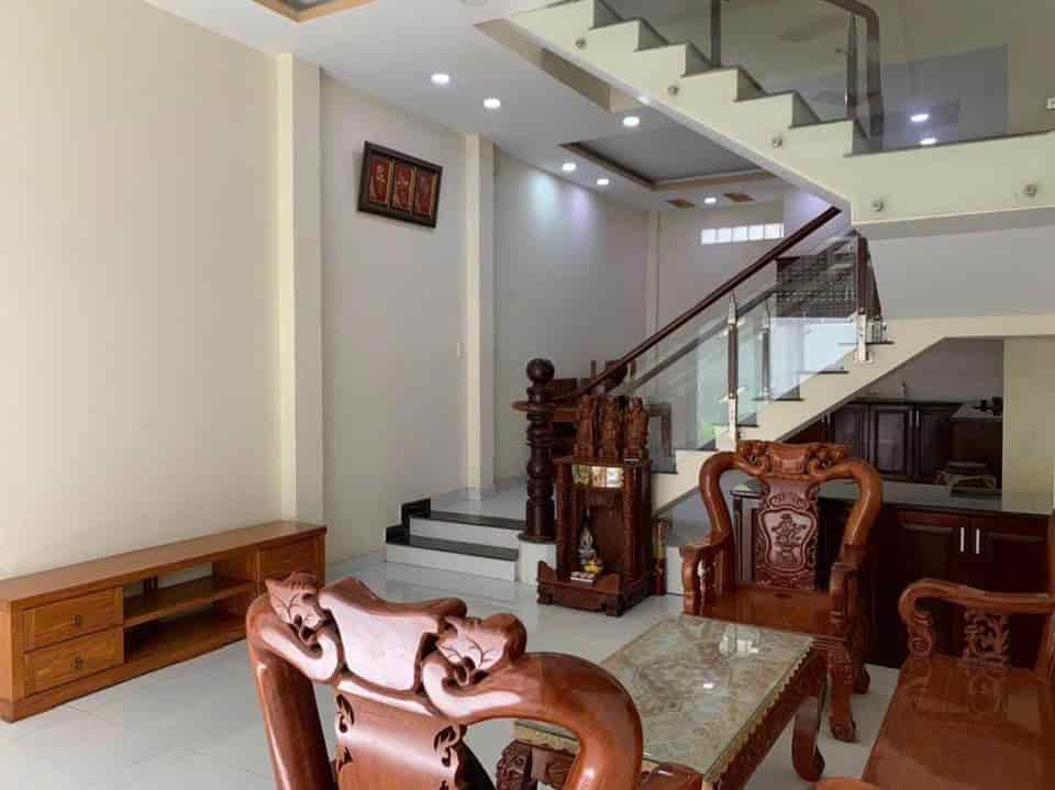 Nhà 4 tầng hxh 7 chỗ đỗ cửa, 100m ra mt Nguyễn Thị Thập, trung tâm quận 7, giá chỉ 7.2 tỷ