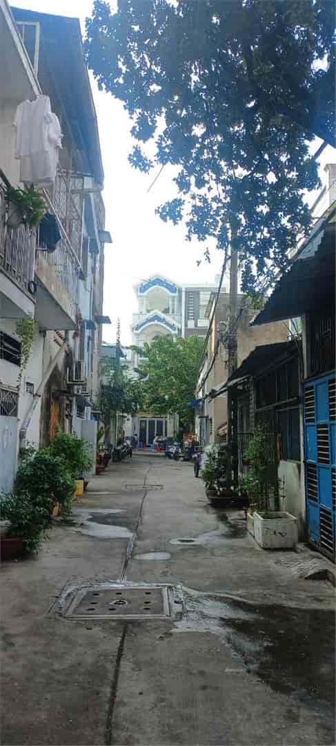 Nhà đẹp, giá tốt, cần bán căn nhà vị trí đắc địa tại quận Tân Phú HCM