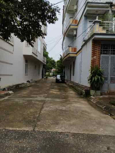 Chính chủ cần bán nhanh lô đất đẹp tại khu chung cư Trần Quý Cáp, TP Hòa Bình